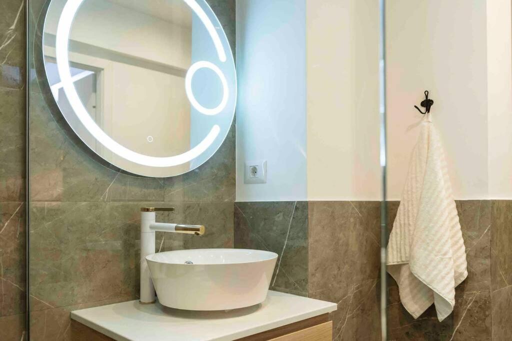 Apartament Stunning Views 2Br Intercontinental Flat Bukareszt Zewnętrze zdjęcie